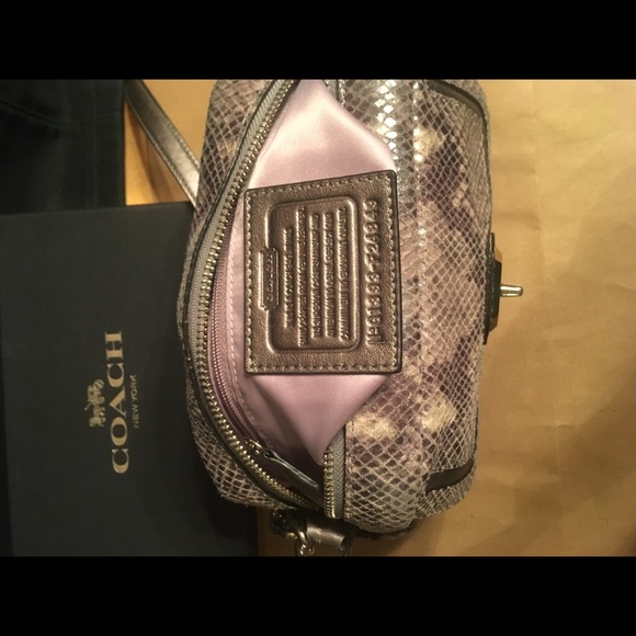 Coach exotic Pewter leather Crossbody chain purse - Picture 5 of 8